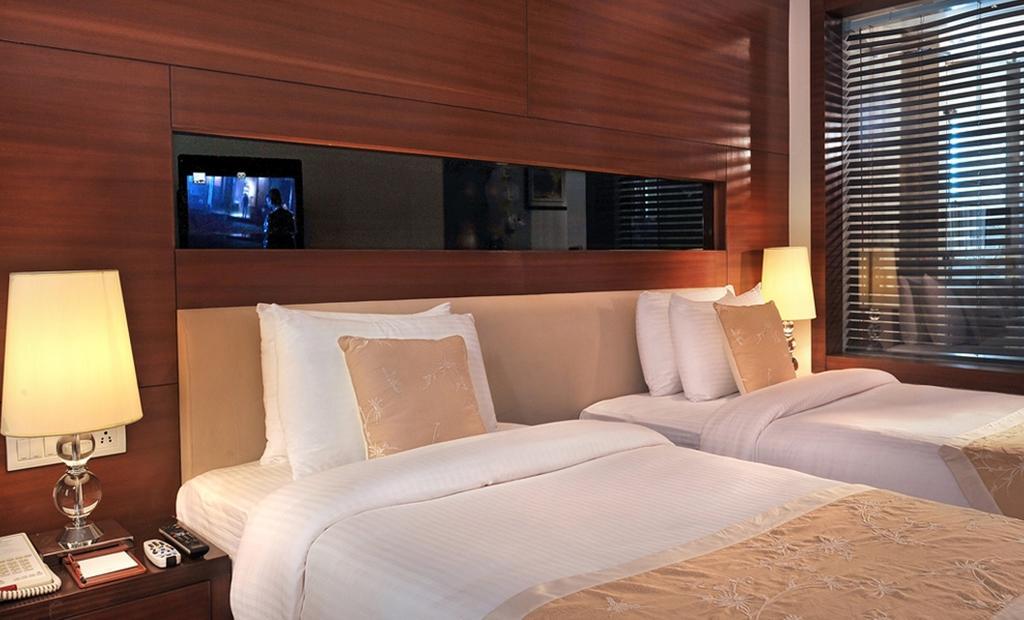 Hotel Haut Monde Γκουργκάον Εξωτερικό φωτογραφία