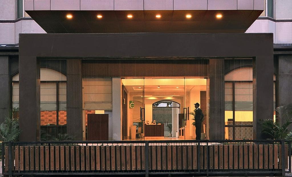 Hotel Haut Monde Γκουργκάον Εξωτερικό φωτογραφία