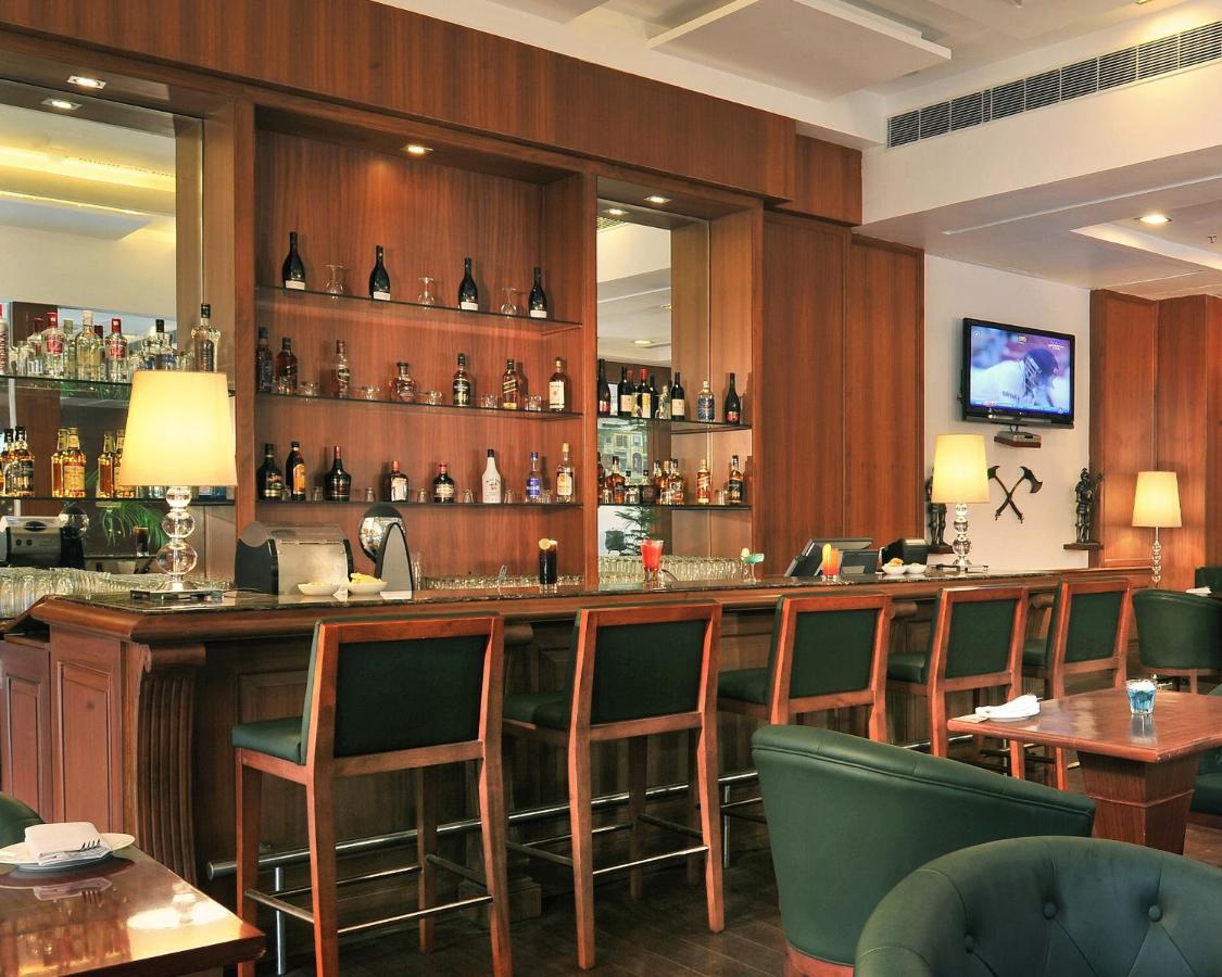 Hotel Haut Monde Γκουργκάον Εξωτερικό φωτογραφία